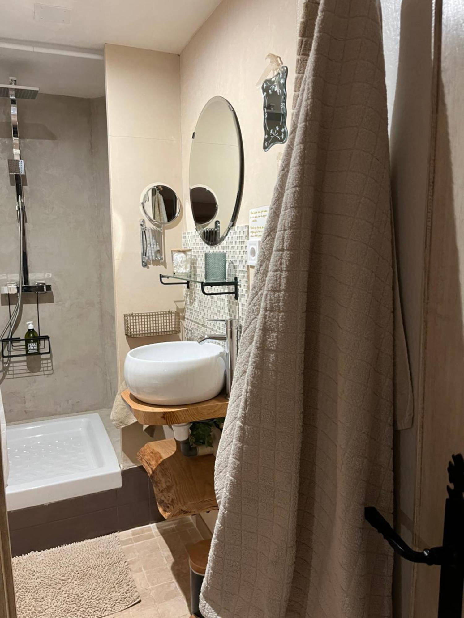 Longo Mai Bed & Breakfast Sillans-la Cascade Luaran gambar