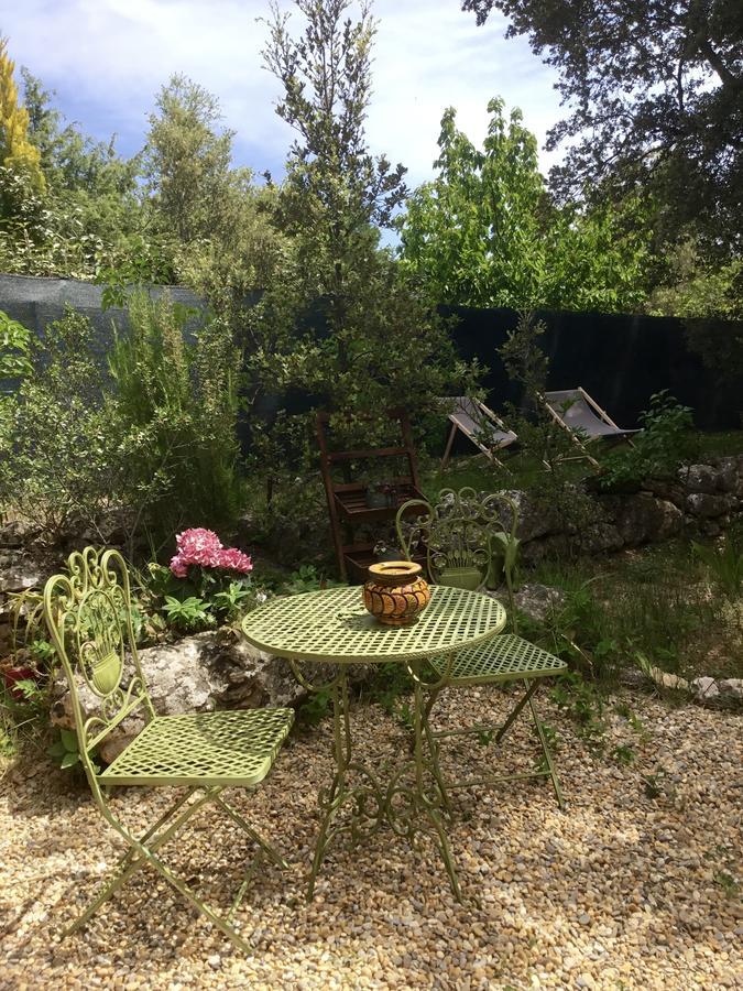Longo Mai Bed & Breakfast Sillans-la Cascade Luaran gambar