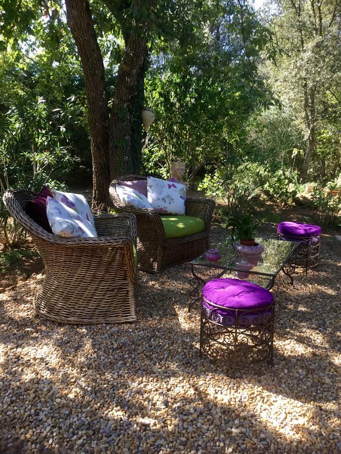 Longo Mai Bed & Breakfast Sillans-la Cascade Luaran gambar