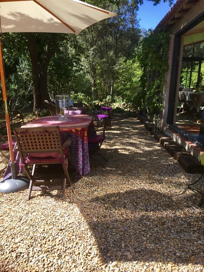 Longo Mai Bed & Breakfast Sillans-la Cascade Luaran gambar