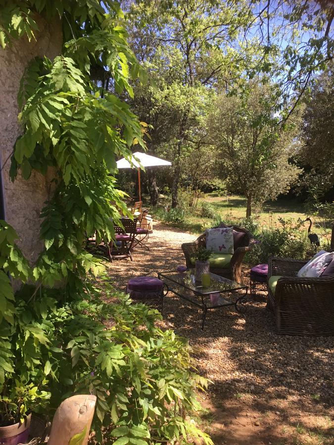 Longo Mai Bed & Breakfast Sillans-la Cascade Luaran gambar